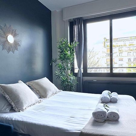 Stylish Apartment With A Balcony In Paryż Zewnętrze zdjęcie