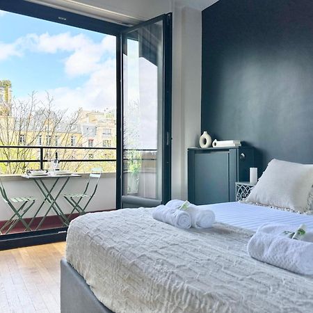 Stylish Apartment With A Balcony In Paryż Zewnętrze zdjęcie