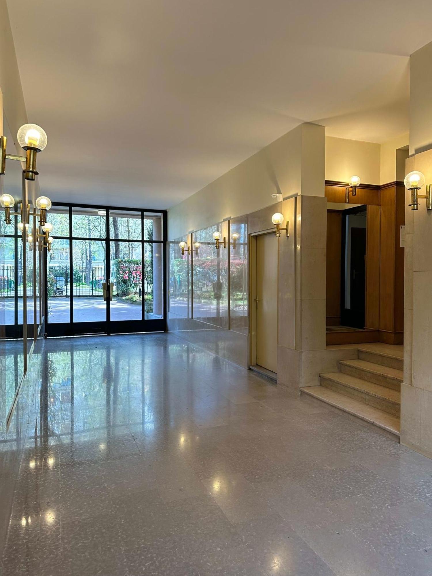 Stylish Apartment With A Balcony In Paryż Zewnętrze zdjęcie